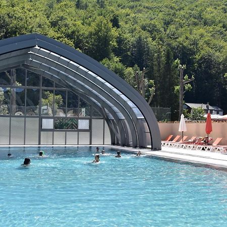 Hotel Domaine Du Lac Chambon Murol Eksteriør bilde